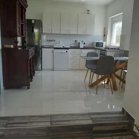 Lila Fuge Apartman Apartmán Balatonfüred