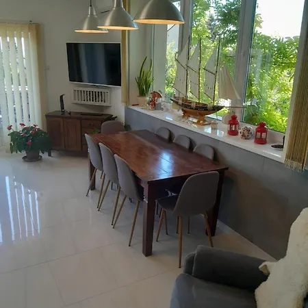 Lila Fuge Apartman Apartmán *