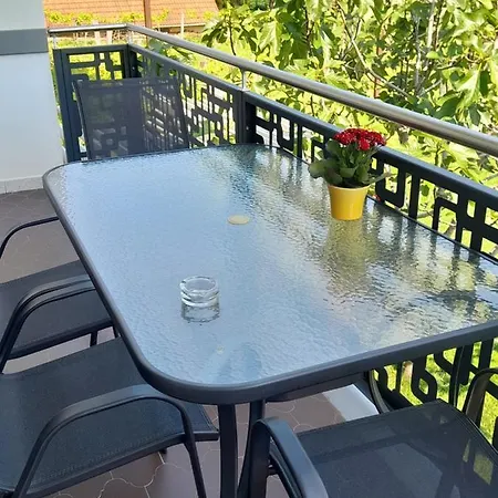 Lila Fuge Apartman Διαμέρισμα