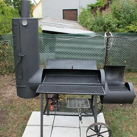 Lila Füge Apartman *